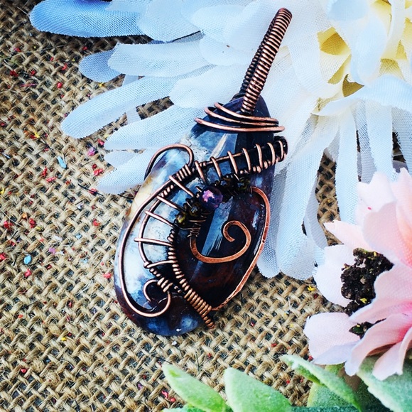 Poppy jasper copper wire wrapped pendant necklace - Picture 2 of 6